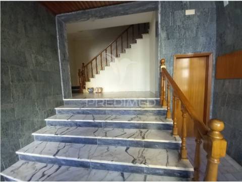 Apartamento t3 usado - fogueteiro