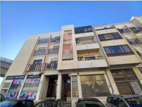 Apartamento t3 usado - fogueteiro