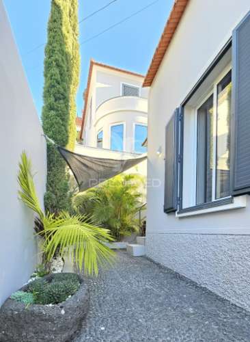 Moradia t3 em santa maria maior, no funchal.
