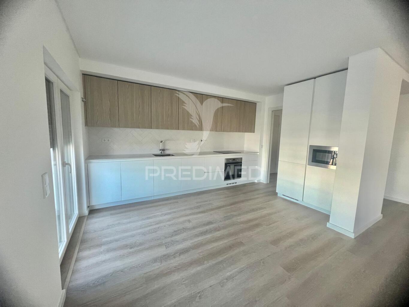Apartamento t3 c/ suíte, garagem e arrecadação