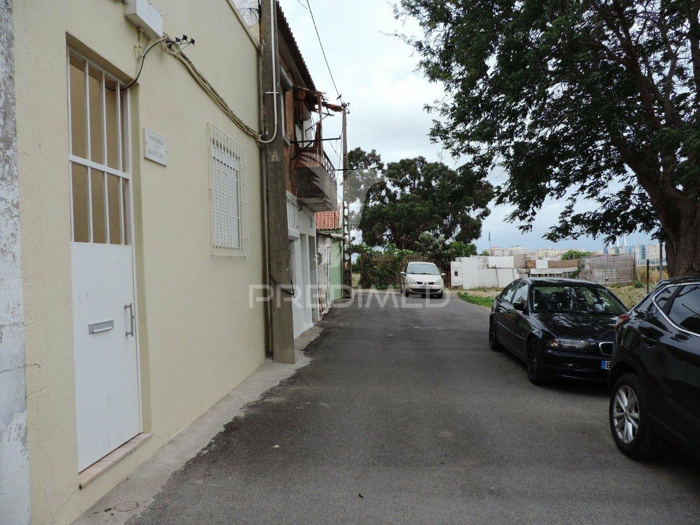 Terreno urbano com benfeitorias- baixa de preço