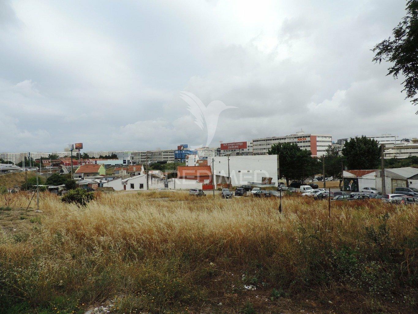 Terreno urbano com benfeitorias- baixa de preço