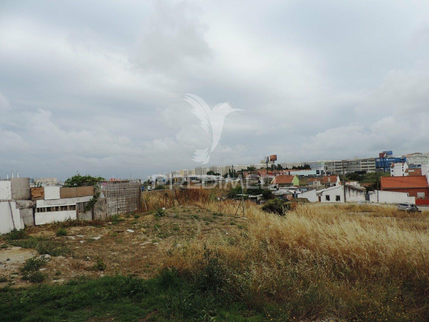 Terreno urbano com benfeitorias- baixa de preço