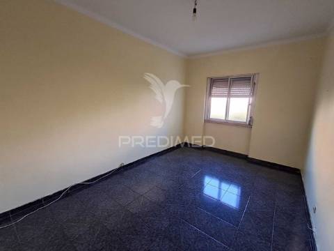 Apartamento t3 para venda – mina de água, amadora