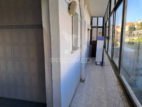 Apartamento t3 para venda – mina de água, amadora