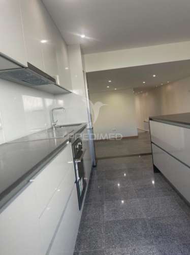 Moradia t4 com jardim - azurara - vila do conde