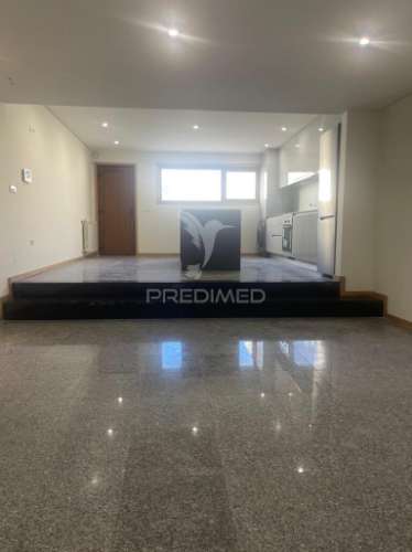 Moradia t4 com jardim - azurara - vila do conde