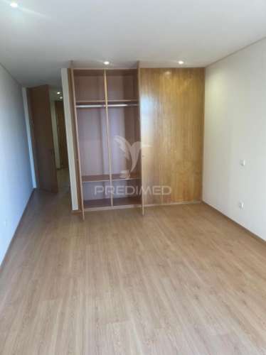 Moradia t4 com jardim - azurara - vila do conde