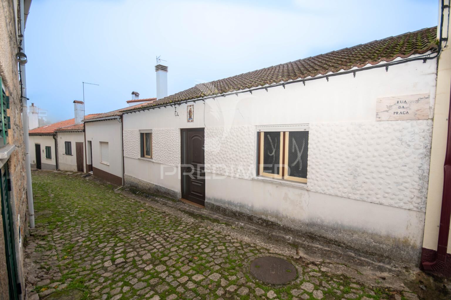 Moradia t3 em longroiva, meda