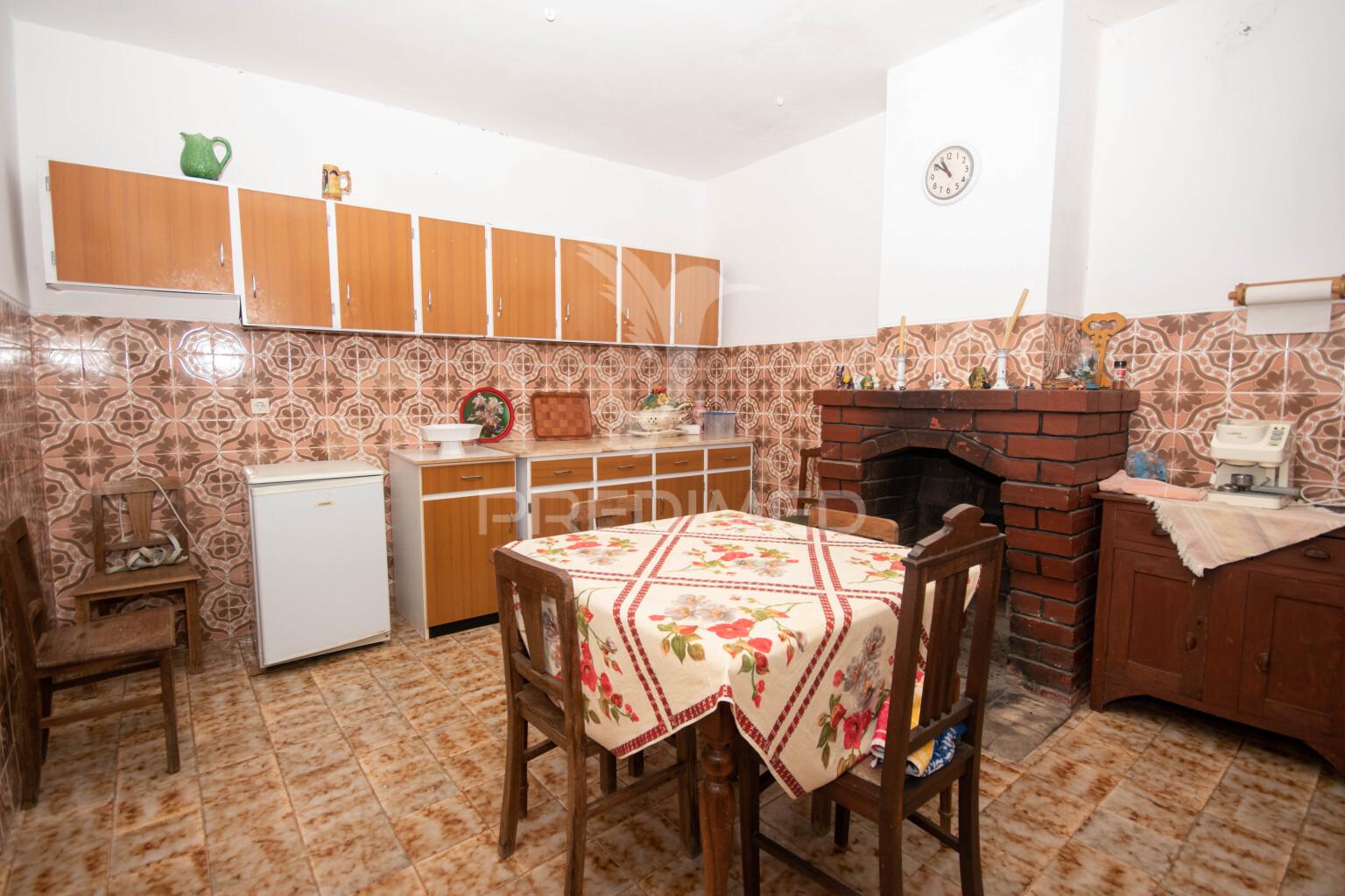 Moradia t3 em longroiva, meda