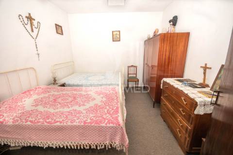 Moradia t3 em longroiva, meda