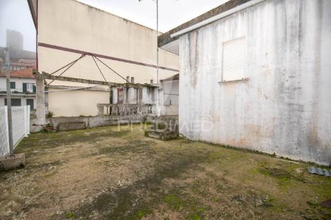 Moradia t3 em longroiva, meda