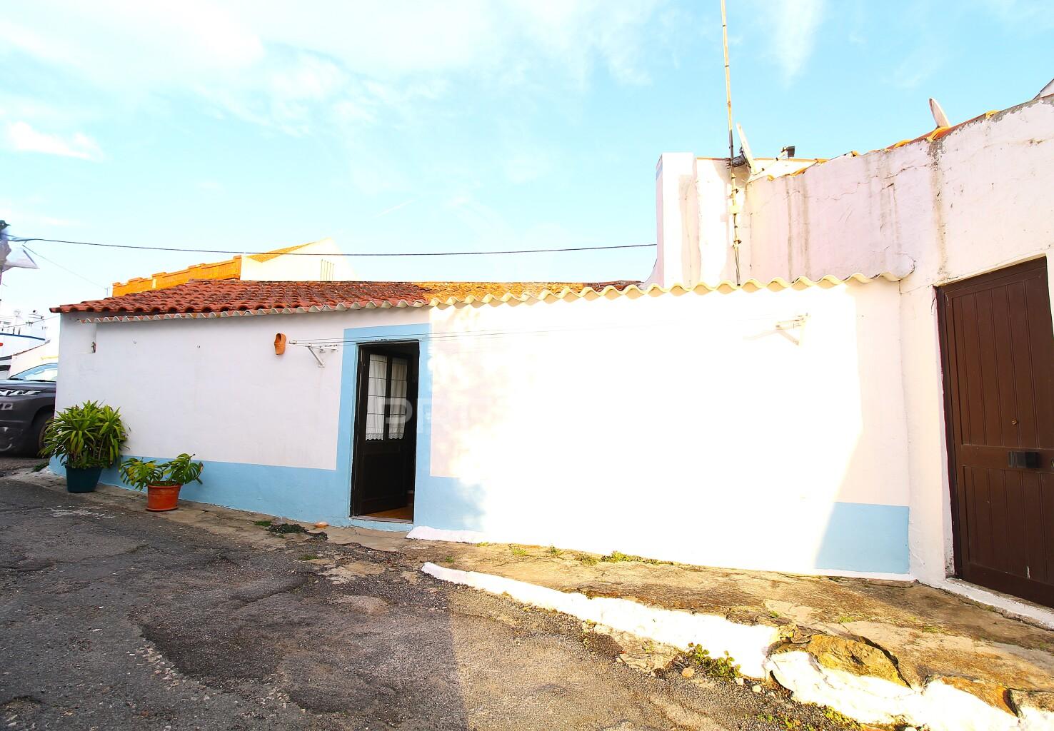 Moradia t2 típica alentejana - negociável