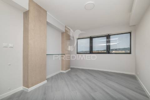 Apartamento t3 renovado com 265m² no centro de braga – são vicente (10.º andar com vista panorâmica)