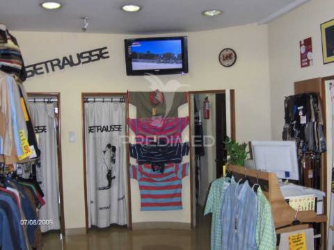 Trespasse pronto a vestir cova da piedade