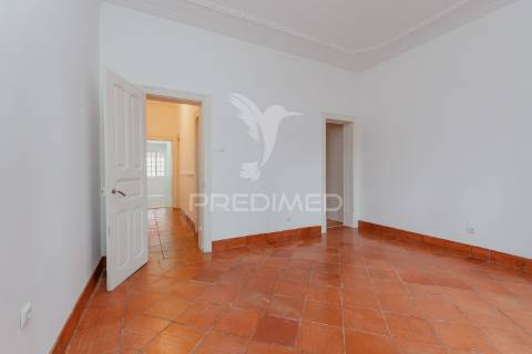 Apartamento t2 com logradouro