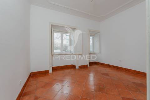 Apartamento t2 com logradouro