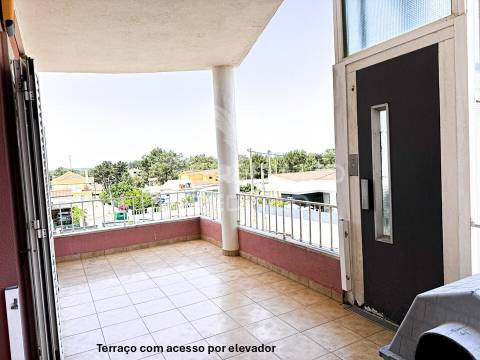 Moradia com 6 assoalhadas em local muito sossegado e perto das praias