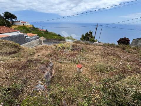 Magnifico terreno com vista mar