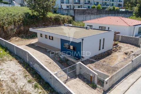 Moradia térrea - amares (seminova)