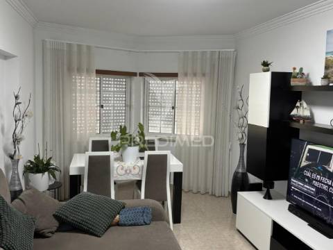 Apartamento t2 com garagem fernão ferro