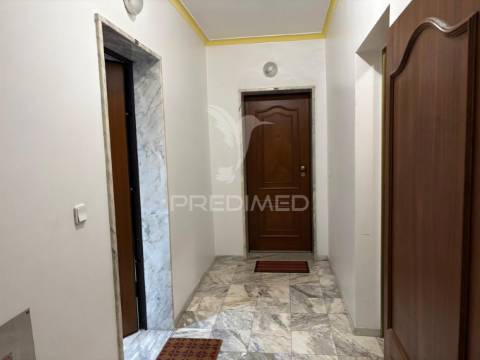 Apartamento t2 com garagem fernão ferro