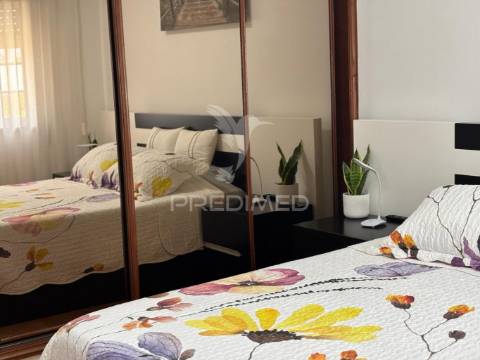 Apartamento t2 com garagem fernão ferro