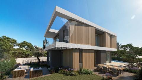 Lote para construir moradia e piscina a 2km da praia