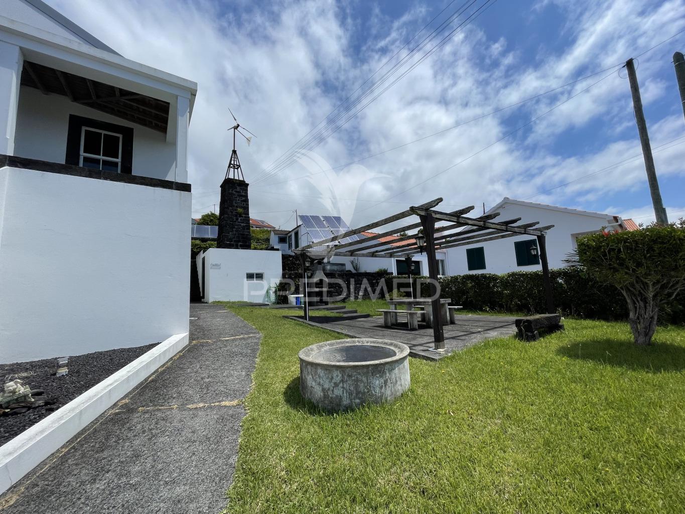 Alojamento para venda, em são joão, lajes do pico