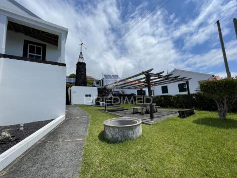 Alojamento para venda, em são joão, lajes do pico