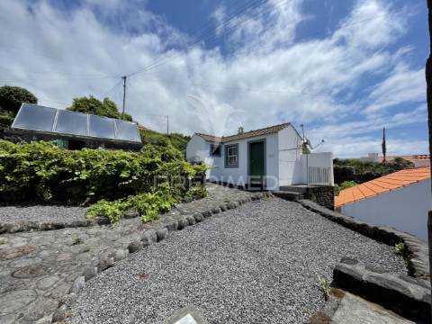 Alojamento para venda, em são joão, lajes do pico