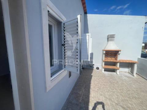 Moradia totalmente remodelada - setúbal