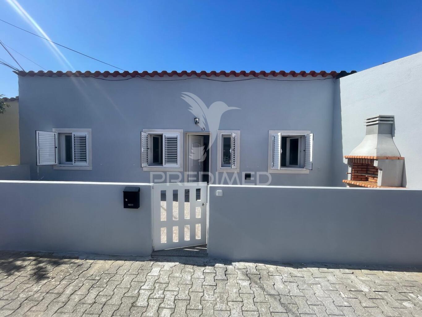 Moradia totalmente remodelada - setúbal
