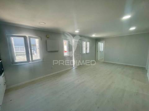 Moradia totalmente remodelada - setúbal