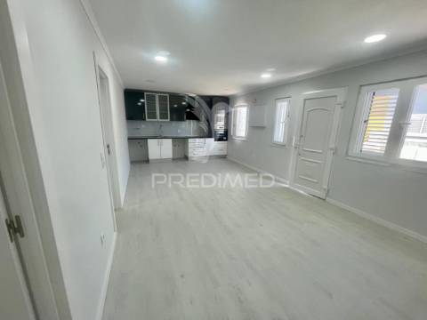 Moradia totalmente remodelada - setúbal