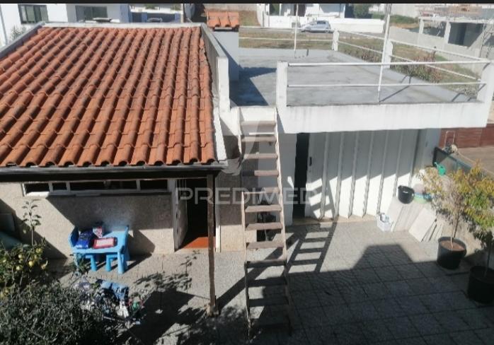 Moradia v3 em perosinho