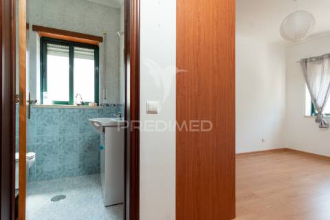 Apartamento t3 para arrendamento a 1 150 €