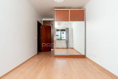 Apartamento t3 para arrendamento a 1 150 €