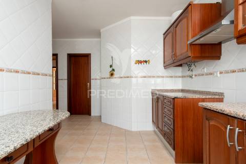Apartamento t3 para arrendamento a 1 150 €