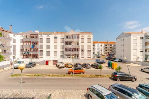 Apartamento t3 para arrendamento a 1 150 €