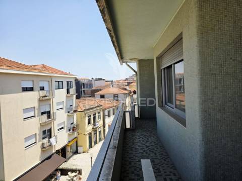 Arrendamento | apartamento t4 – vista mar na foz