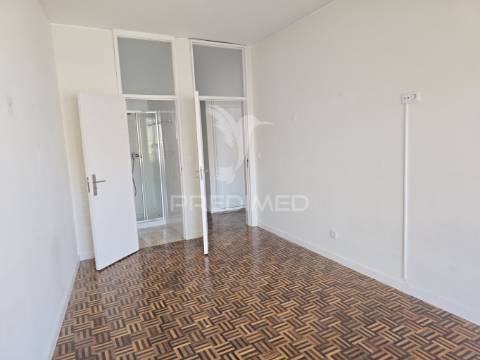 Arrendamento | apartamento t4 – vista mar na foz