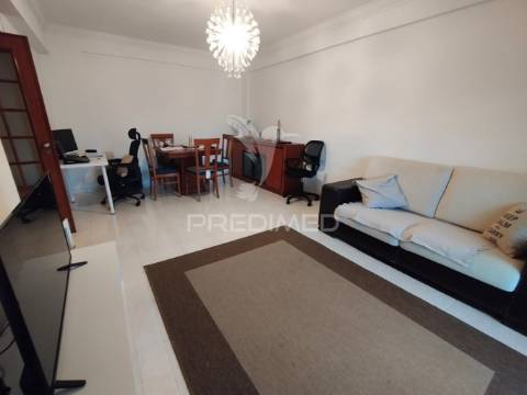 Apartamento perto da urbanização da anta