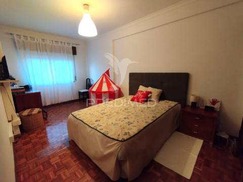 Apartamento perto da urbanização da anta