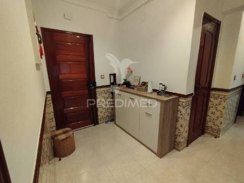 Apartamento perto da urbanização da anta