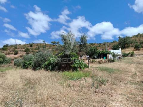 Monte alentejano com terreno e infraestruturas – são barnabé, almodôvar