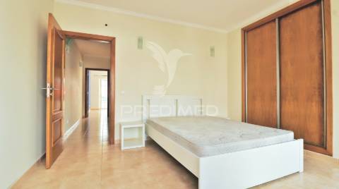 Moradia t3 em olhão – conforto em urbanização de qualidade
