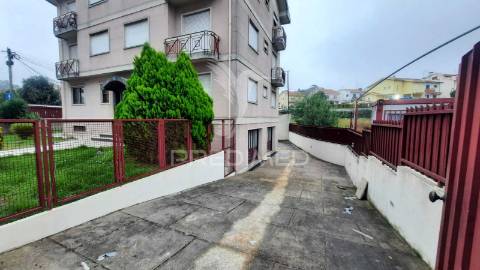 T1+1 de 3 frentes à venda em gondomar