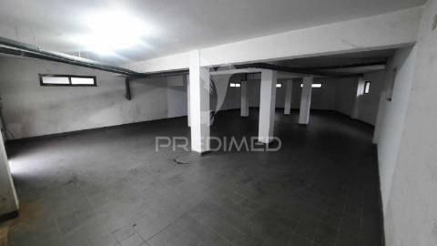 T1+1 de 3 frentes à venda em gondomar