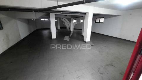 T1+1 de 3 frentes à venda em gondomar